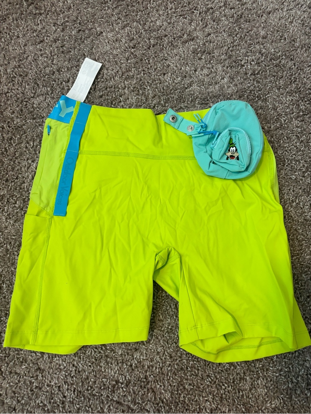 Women’s Disney Goofy bike shorts with goofy bag